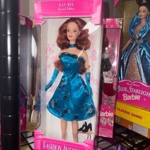 Fashion Avenue Special Edition Barbie 1998 New old stock NRFB
